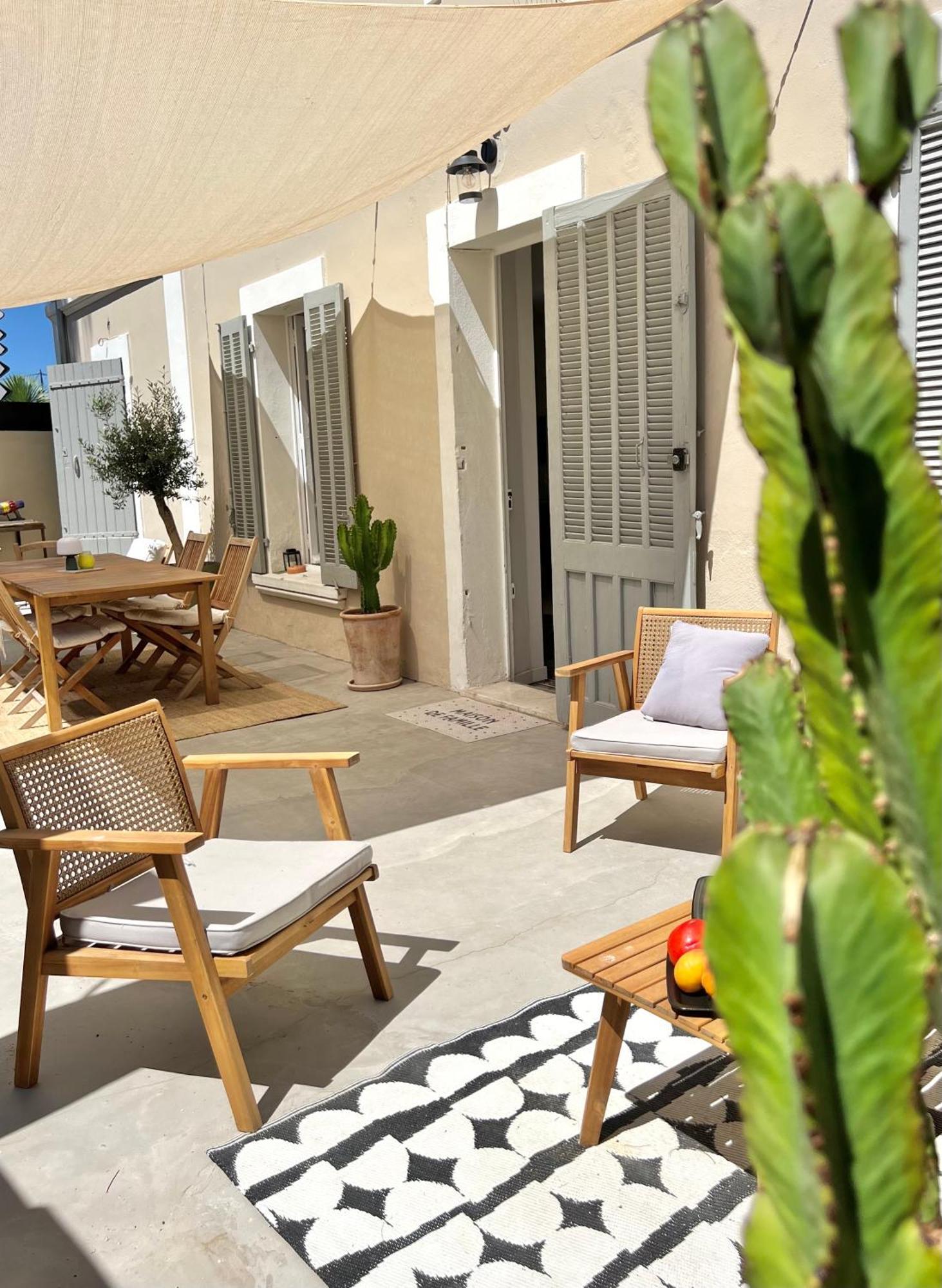 Casa Andrea Appartement Tout A Pied Avec Grand Jardin 사나리쉬르메르 외부 사진